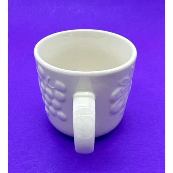 Set of 4 Gibson Designs White Embossed Raised Fruit Flat Coffee Cup & Saucer - Picture 8 of 10